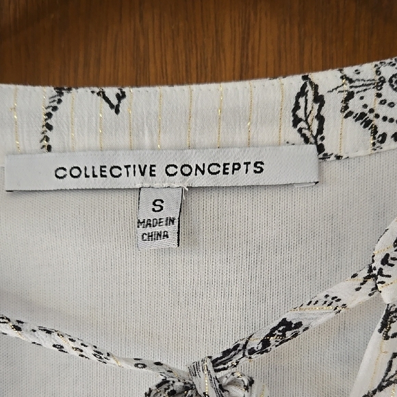 Colletive Concepts, Black & White Florial Print Dress Size Small. - Picture 2 of 4